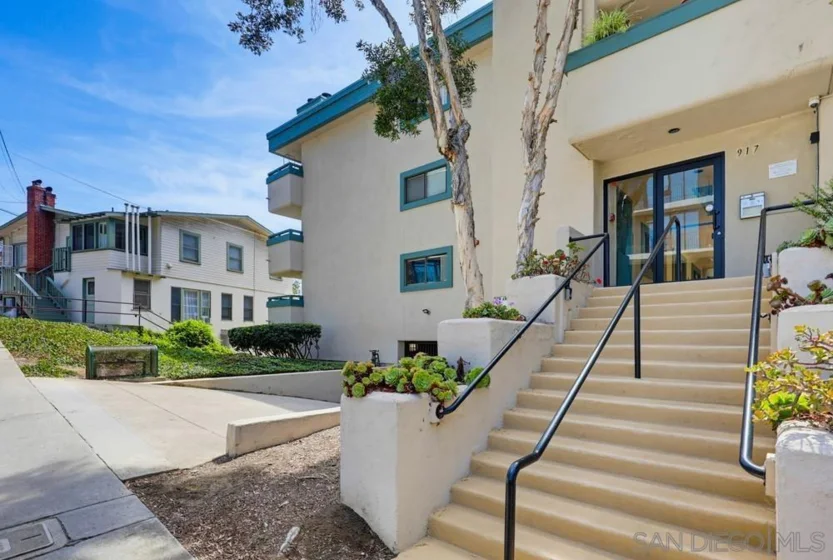 917 Torrance Street #1 photo 2