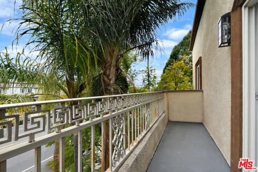 14315 Magnolia Boulevard #101 photo 37