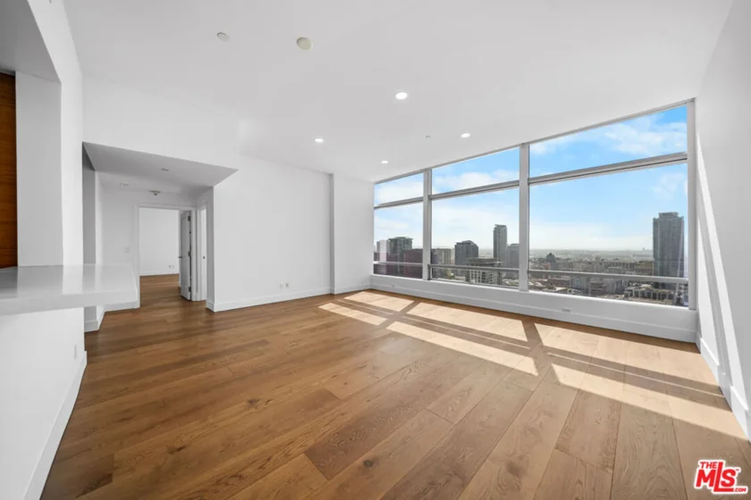 900 W Olympic Boulevard #32I photo 5