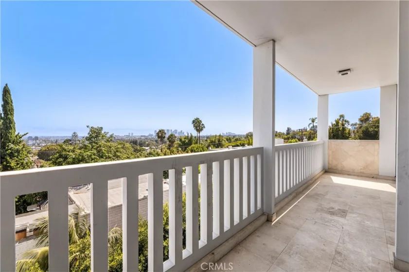 999 N Doheny #310 photo 29