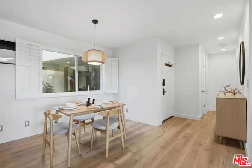 8400 De Longpre Avenue #209 photo 31