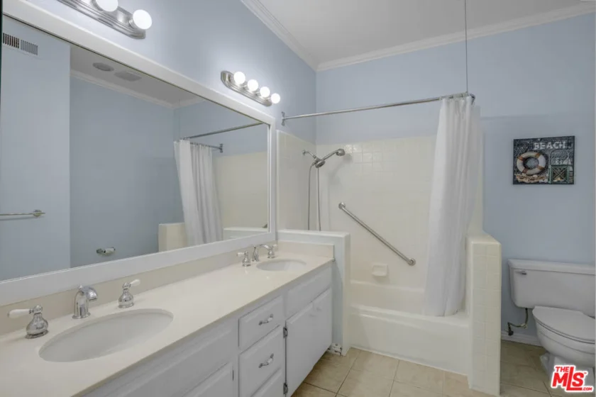8171 Racepoint Drive #104 photo 26