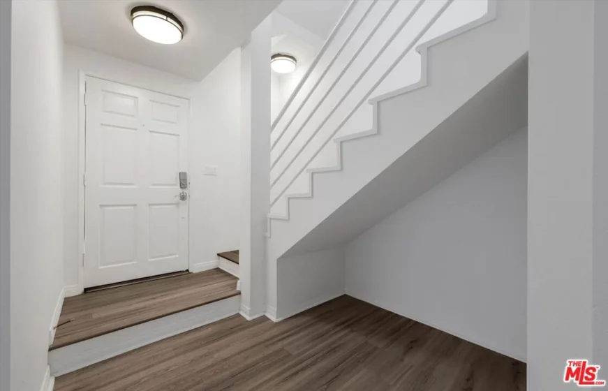 245 Hollister Avenue #1 photo 38