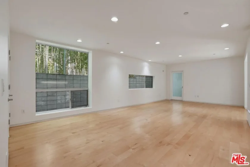 825 N Kings Road #1 photo 4