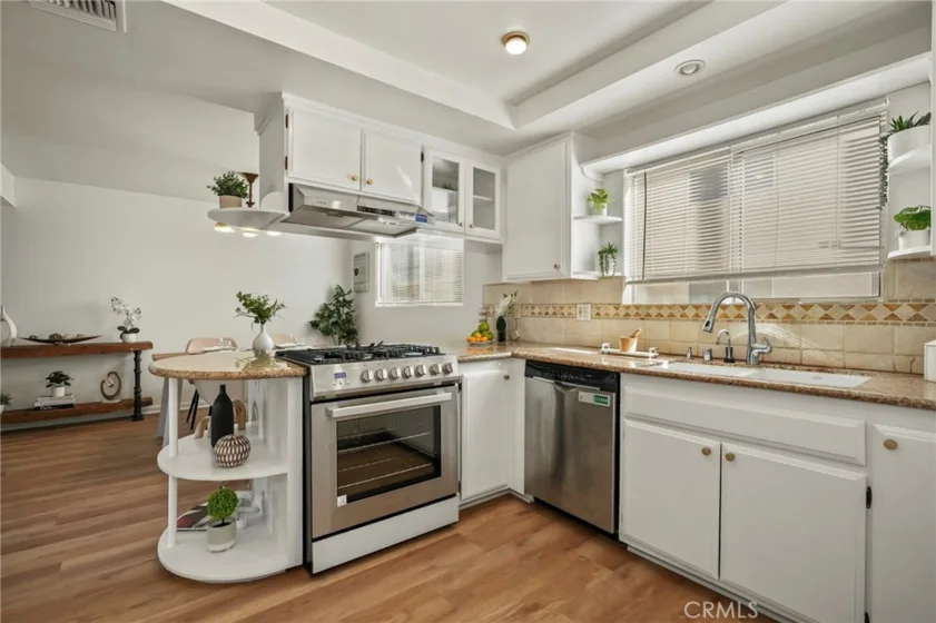 18550 Hatteras Street #87 photo 12