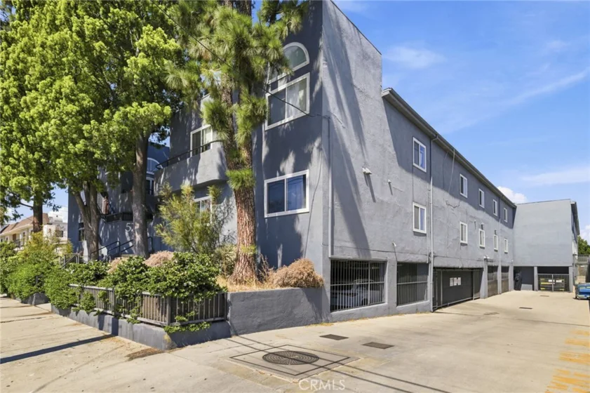 5706 Fair Avenue #104 photo 26