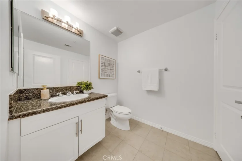 931 E Walnut #307 photo 17