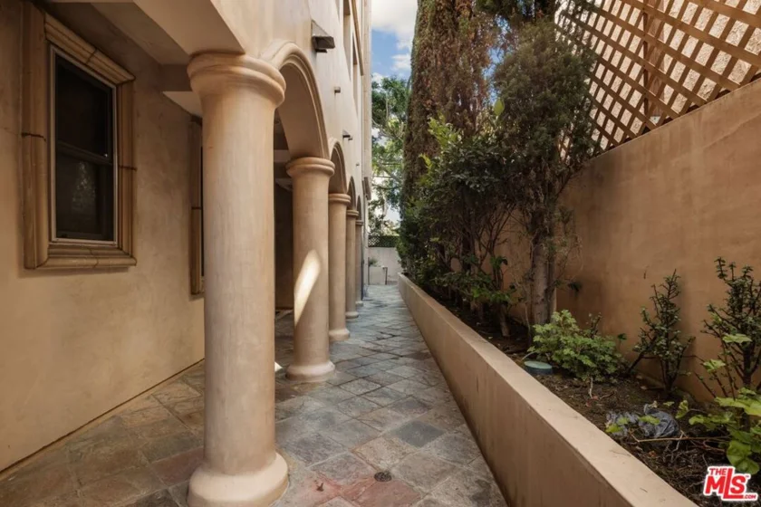 1610 Camden Avenue #101 photo 27