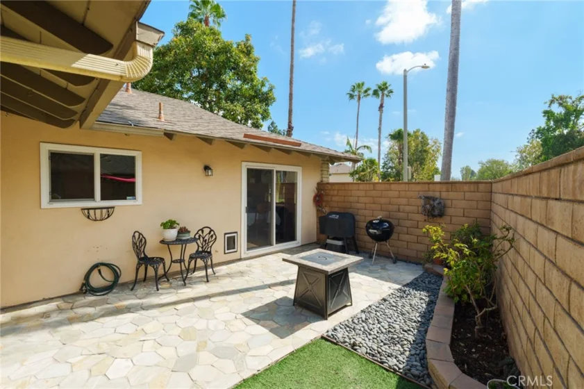 111 E Palmdale photo 42