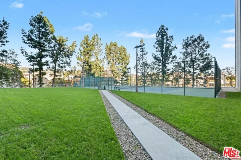 100 S Doheny Drive #1009 photo 19