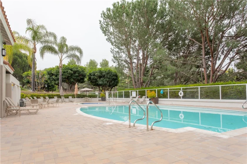 210 California Court photo 48