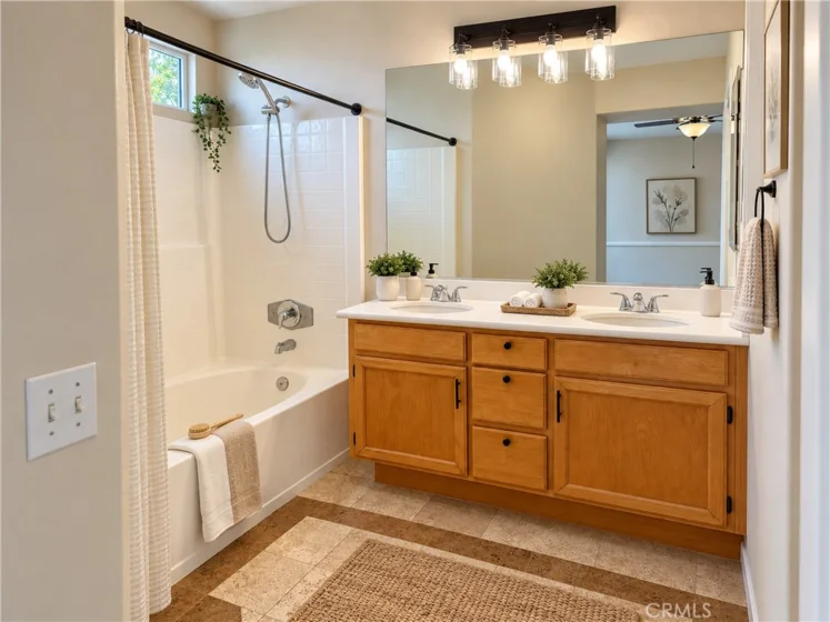 16 Torres Pointe photo 14