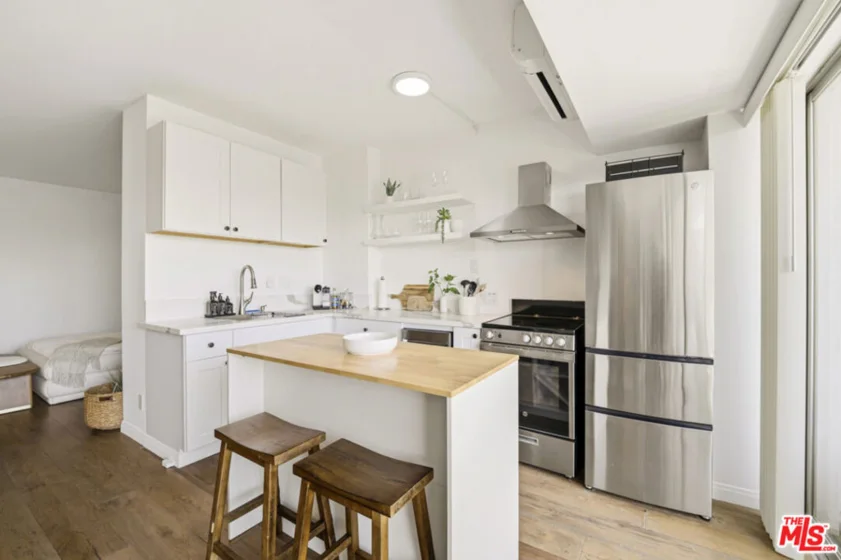 999 N Doheny Drive #205 photo 5