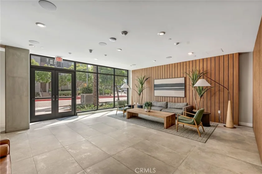 4600 Rivington photo 30