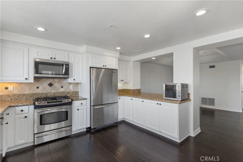 4167 Warner #301 photo 19