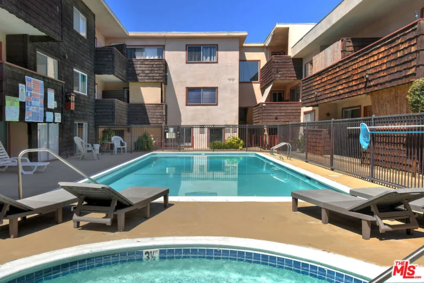 5403 Newcastle Avenue #19 photo 35