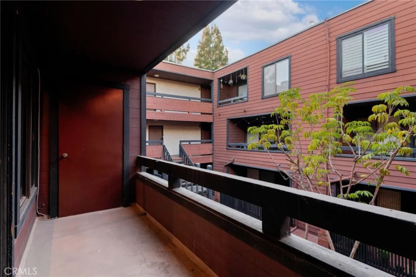 4425 Whitsett Avenue #210 photo 26