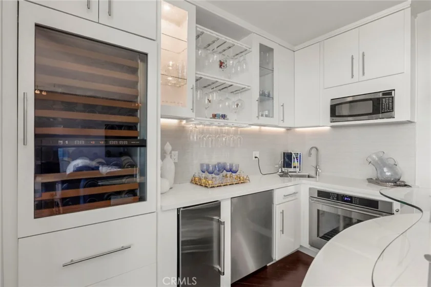 850 Beech #1205 photo 51