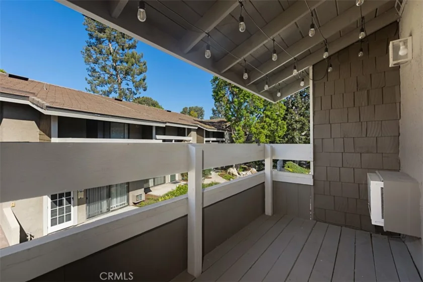 254 Streamwood photo 26