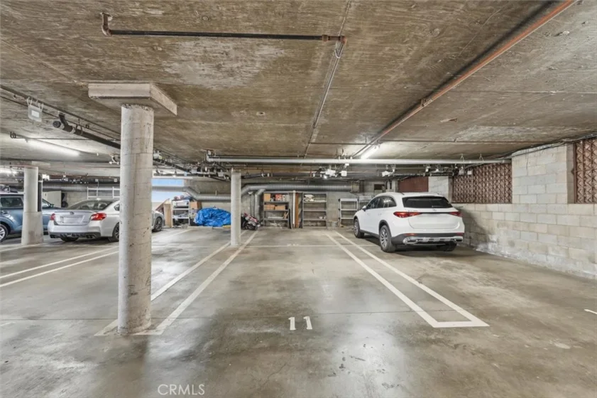 1747 Barry Avenue #106 photo 34