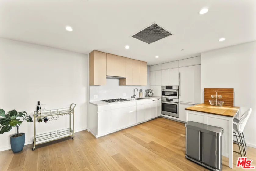 877 Francisco Street #1716 photo 18