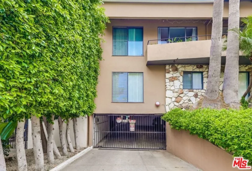 1275 Havenhurst Drive #4 photo 58