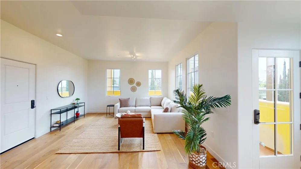 1878 E Walnut Street #319 photo 5