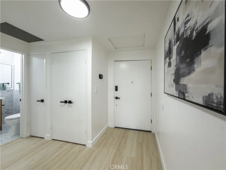 1944 Glendon Avenue #209 photo 35