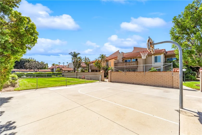 4861 Lago Drive #307 photo 31