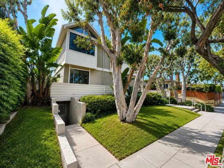 1754 11th Street #101 photo 2
