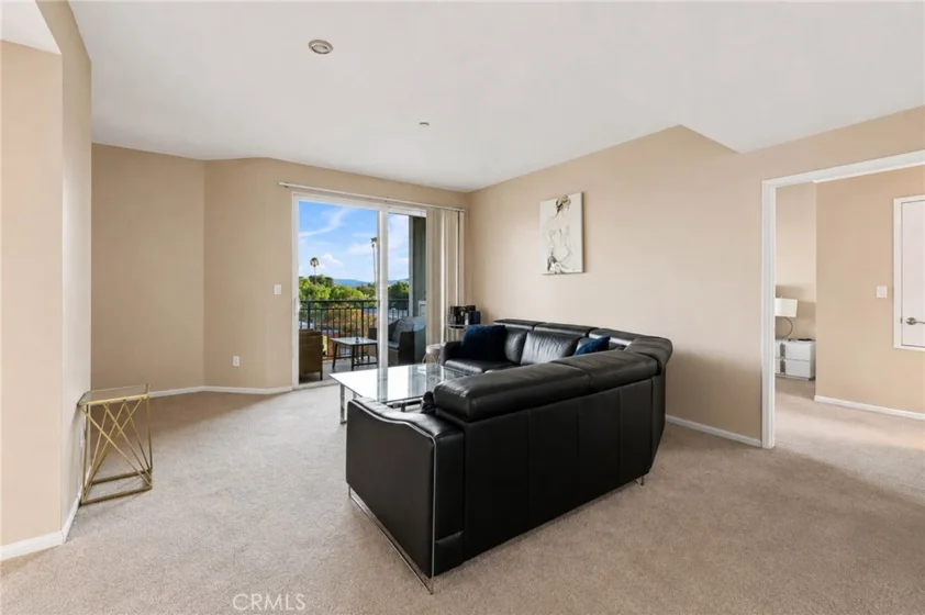 13941 Sherman Way #407 photo 22