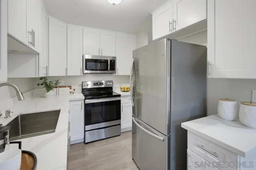 4750 Noyes #218 photo 10