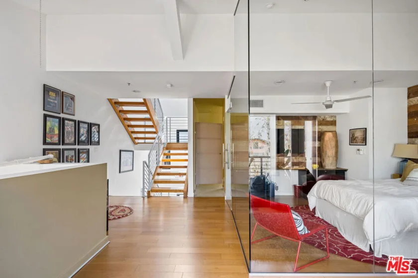 815 Hampton Drive #2 photo 23