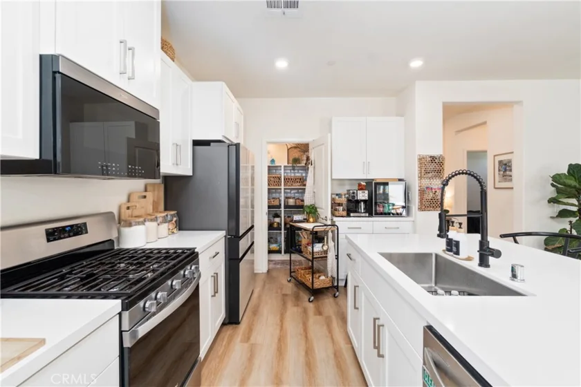 4044 Summer Way photo 7