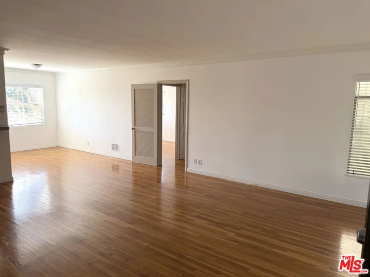 1225 Sunset Plaza Drive #2 photo 11