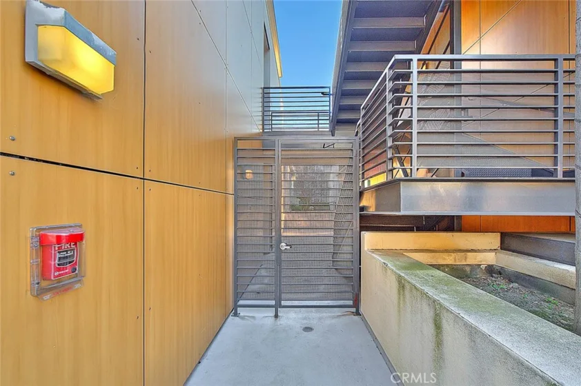 217 S Marengo #110 photo 23