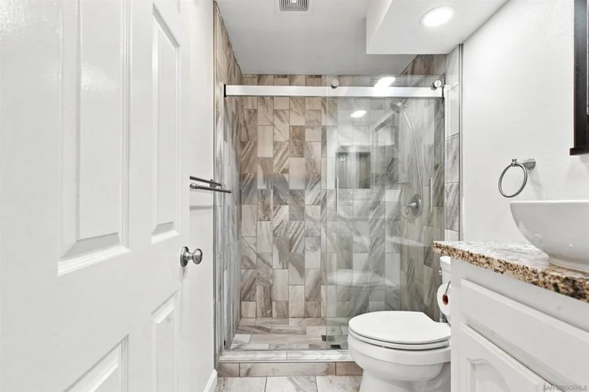 5845 Friars Road #1216 photo 18