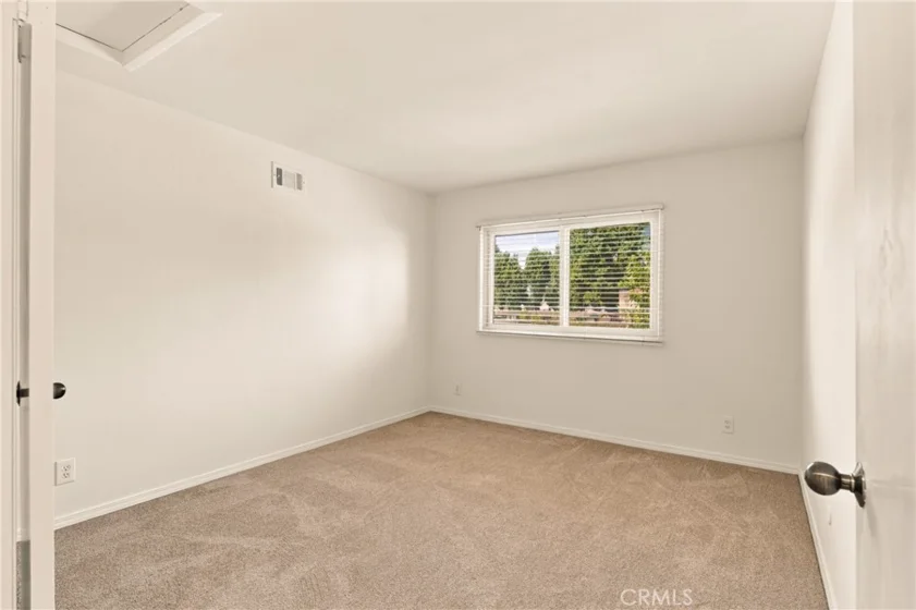6716 Clybourn photo 13