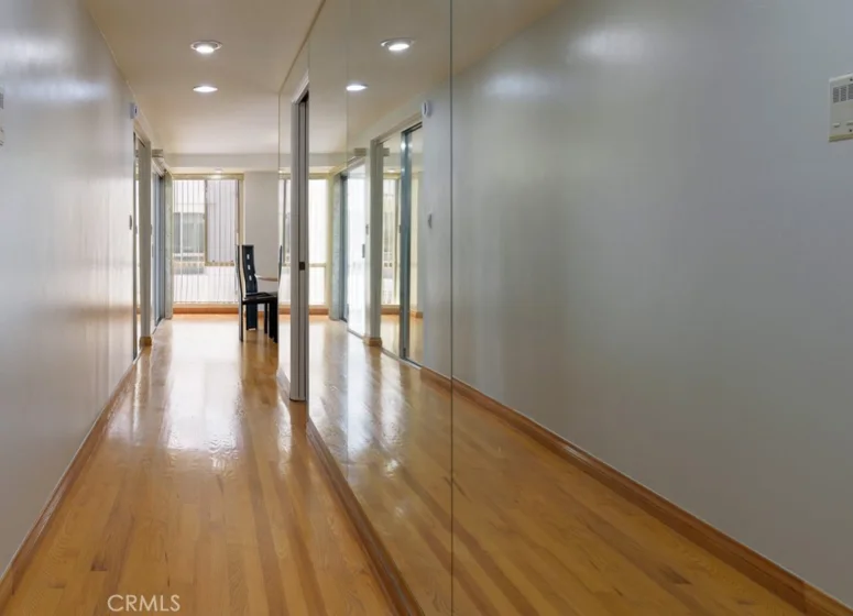 441 N Oakhurst #604 photo 10