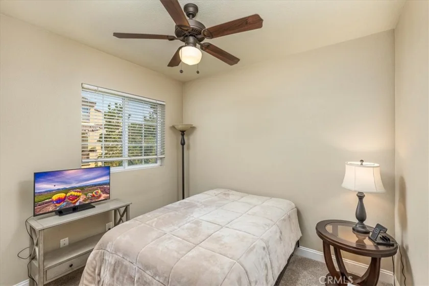 44972 Bellflower photo 3