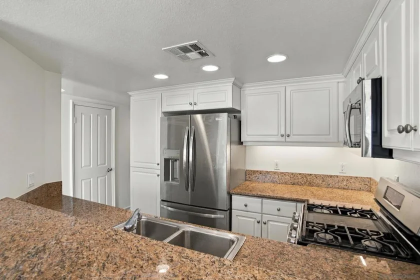 555 Eaton Street #G photo 7