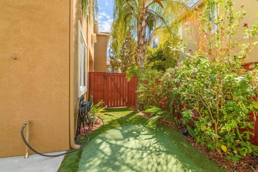 27494 Hazelhurst Street #2 photo 28
