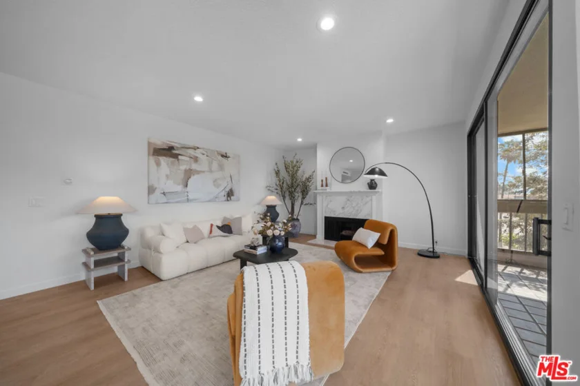 4477 Wilshire Boulevard #308 photo 2