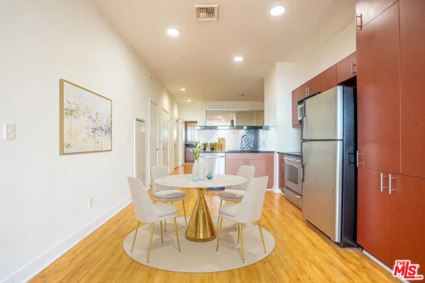 3810 Wilshire Boulevard #1209 photo 20