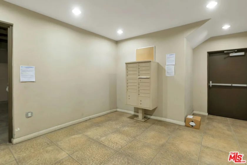 423 Arnaz Drive #102 photo 23