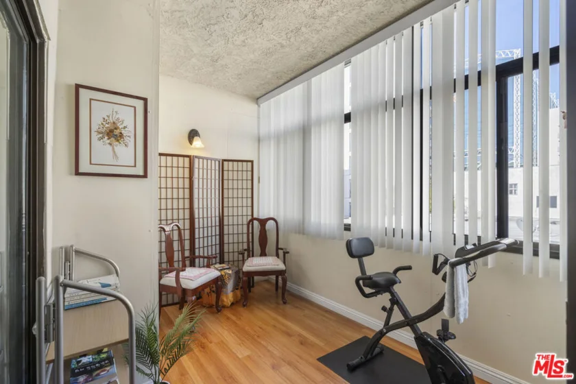 729 S Hobart Boulevard #40 photo 32