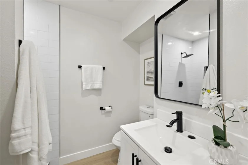 108 Danbury photo 15