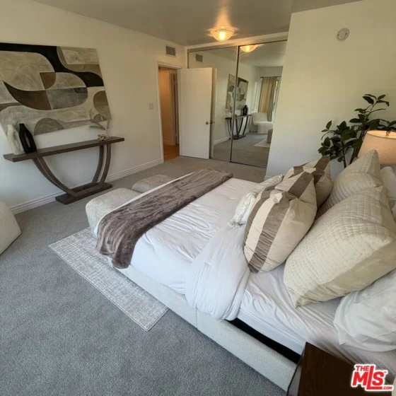 1328 Havenhurst Drive #202 photo 24