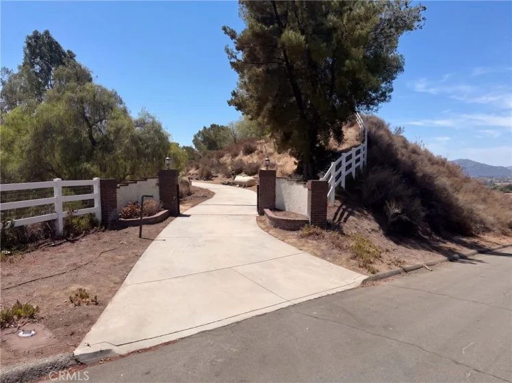 35095 Via Cerro photo 27