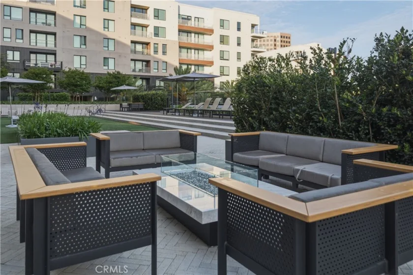 4505 Rivington photo 36